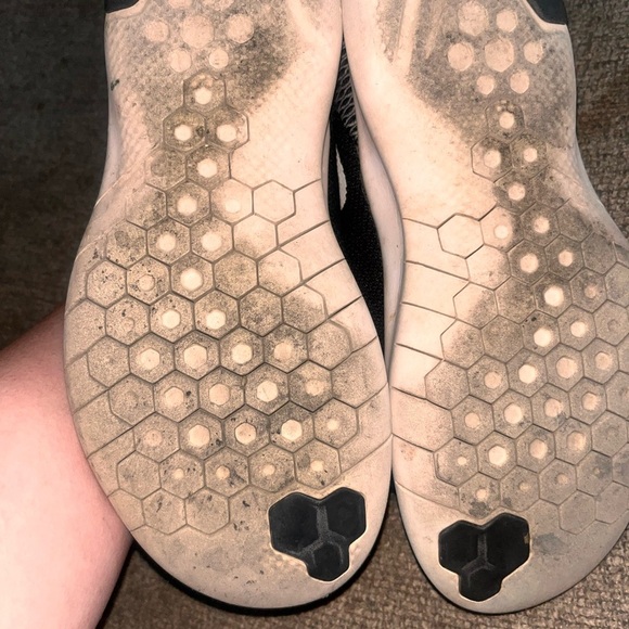 Nike Black and White Running Sneakers - Picture 4 of 5